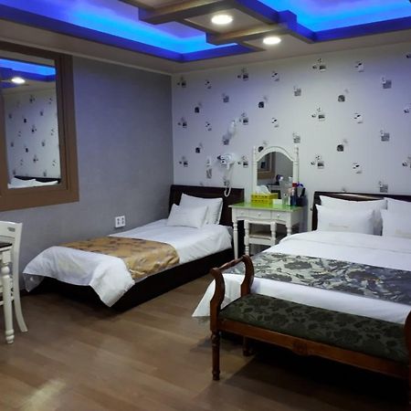 Tiffany Motel Mokpo Bagian luar foto
