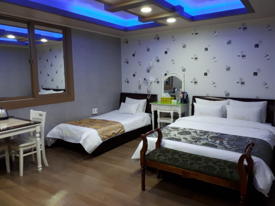 Tiffany Motel Mokpo Bagian luar foto