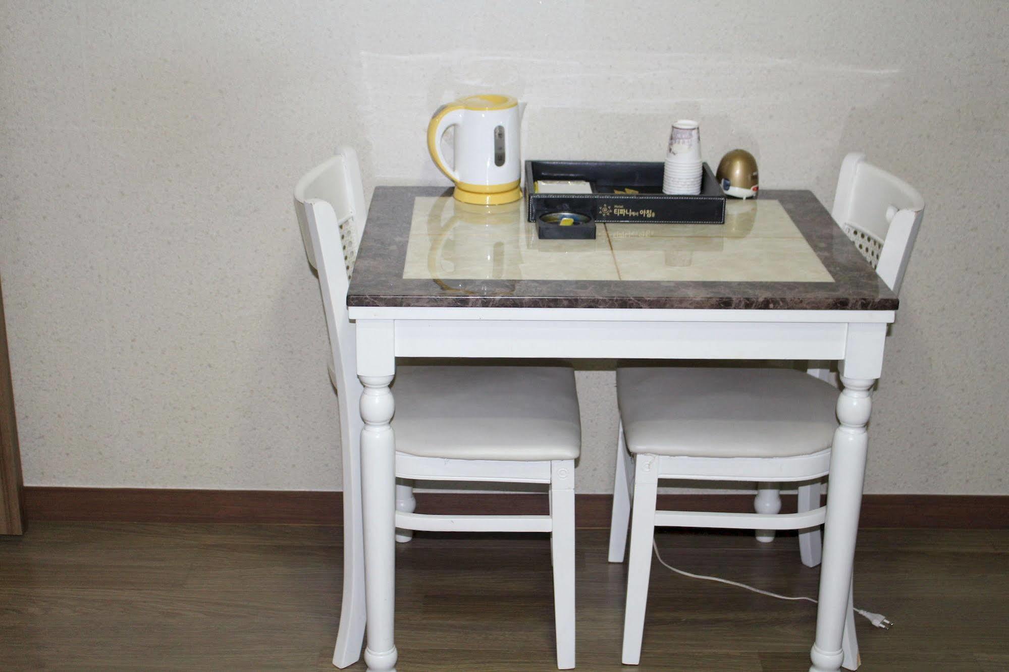 Tiffany Motel Mokpo Bagian luar foto